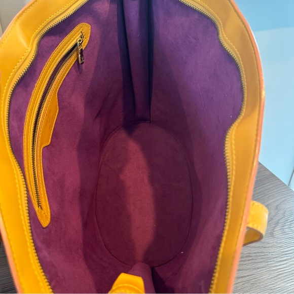 Louis Vuitton Epi St Jacques GM - Picture 15 of 17